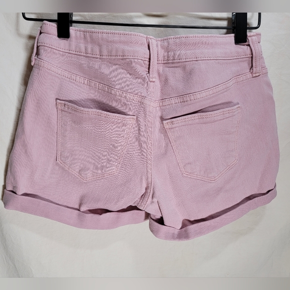 Universal Thread woman's pink denim jean shorts size 0/25 ready for warm weather - Picture 4 of 5